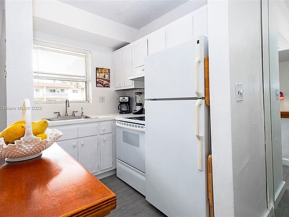 3rd image of 7505 SW 82nd St APT 222