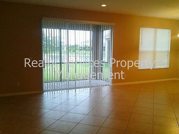 4th image of 11518 Clumbet Ln