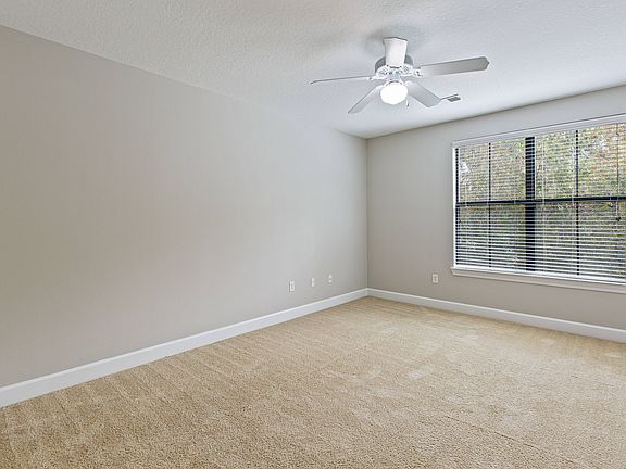 4th image of 8451 Gate Pkwy #846