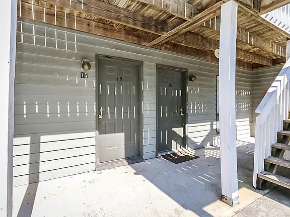 2nd image of 3309 Bridges St APT 15