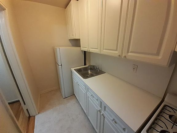 5th image of 7140 112th St #51