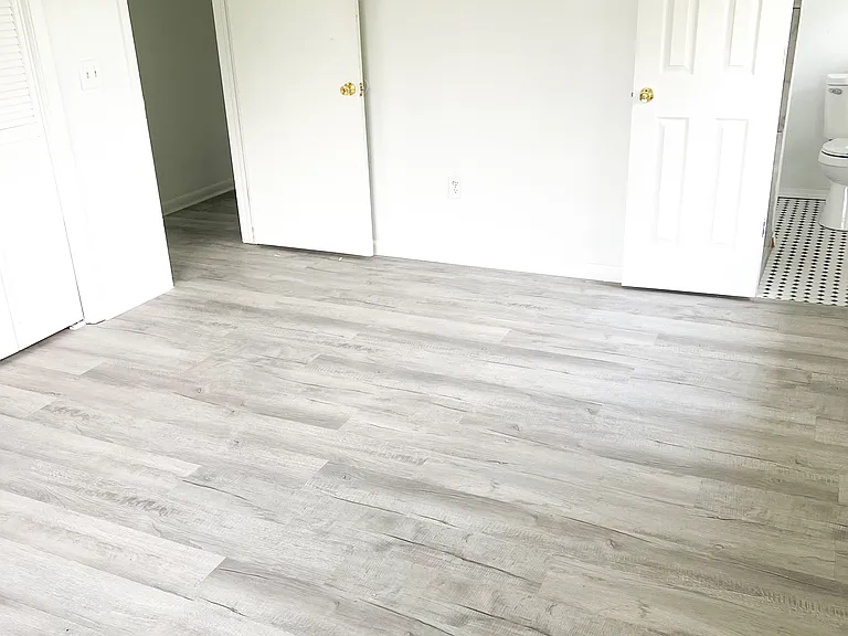 209 N Franklin St — Photo 6