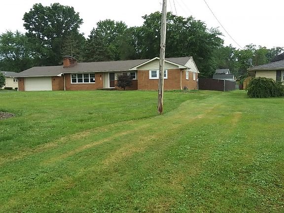 2nd image of 807 Lynita Dr NE