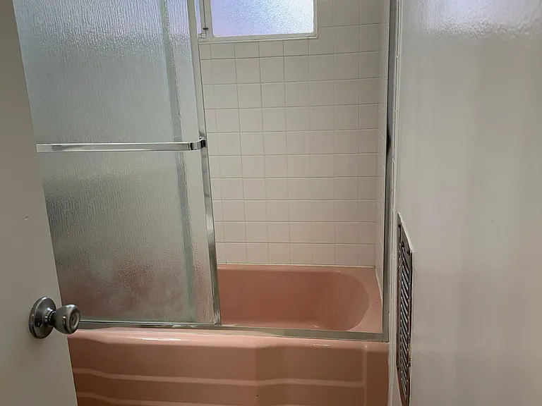 912 N Genesee Ave #8 — Photo 18