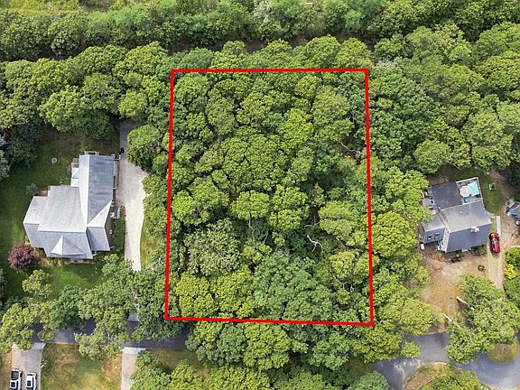 2nd image of 35 Danielle Dr