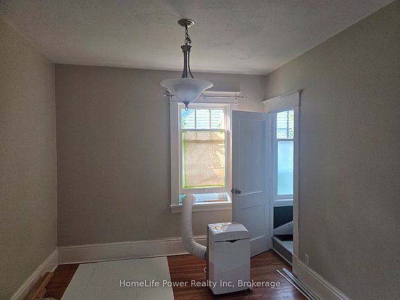 5th image of 25 Menzie Ave