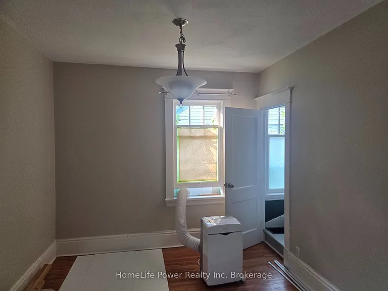 25 Menzie Ave — Photo 5