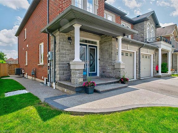 3rd image of 21 Summerberry Way
