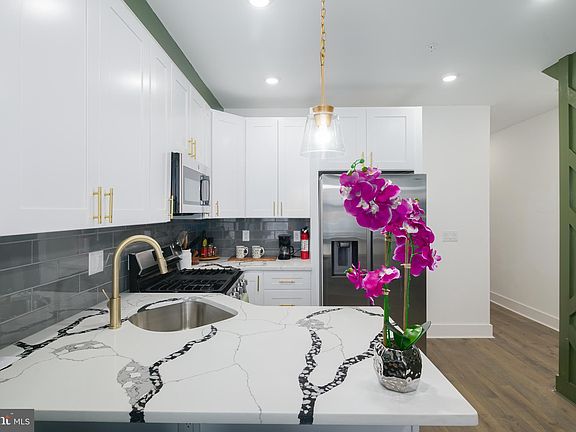 4th image of 3127 Richmond St #1