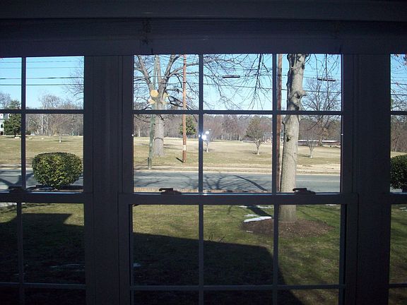 Excellent Views directly overlooking Forest Hill Park