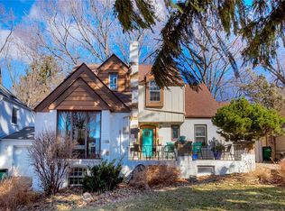6419 Elmcrest Dr, Windsor Heights, IA 50324