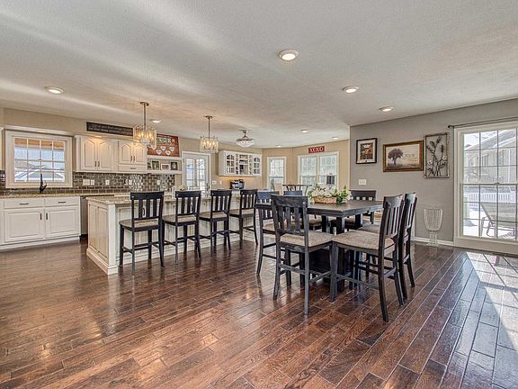 5th image of 105 Ridge Avenue