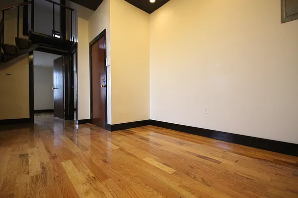 Rented by Nooklyn NYC LLC | media 8