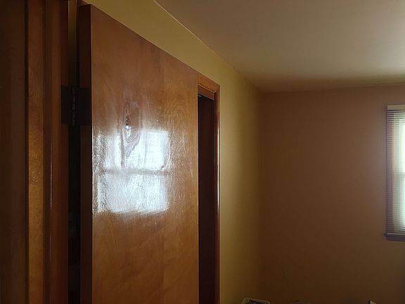 4th image of 186 Forest Hill Dr
