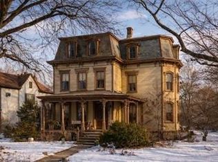 100 Broadway, Bayonne, NJ 07002