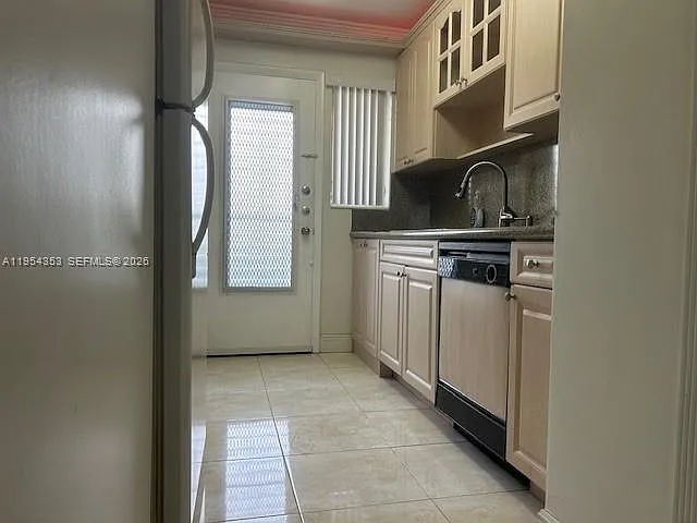 3923 NE 166th St #N-108 — Photo 16
