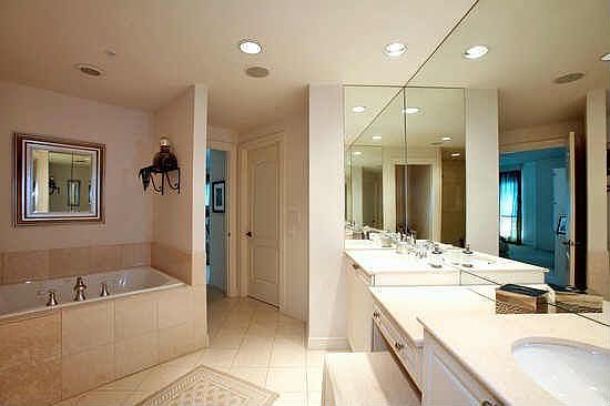 4th image of 3401 Lee Pkwy APT 1202