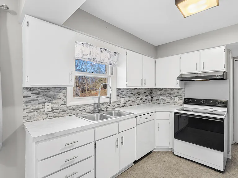 2109 Prosperity Dr — Photo 9