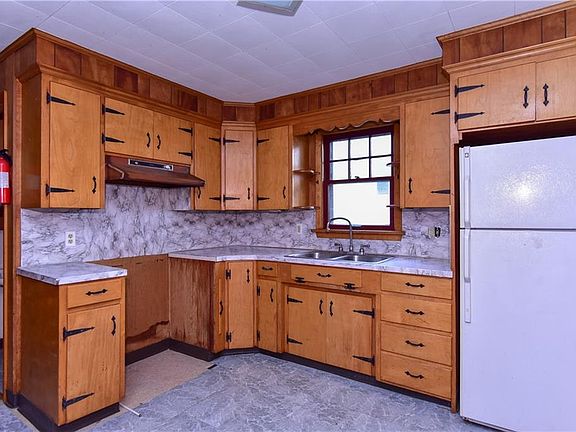 2nd image of 272 S Union Ave