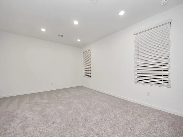904 Capracotta Dr — Photo 9