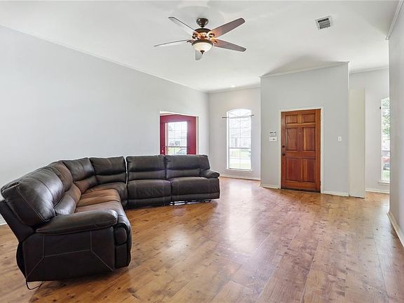4th image of 1720 English Colony Dr