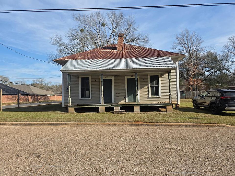 1st image of 526 Richardson St