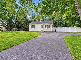 685 Horseblock Rd, Brookhaven, NY 11719