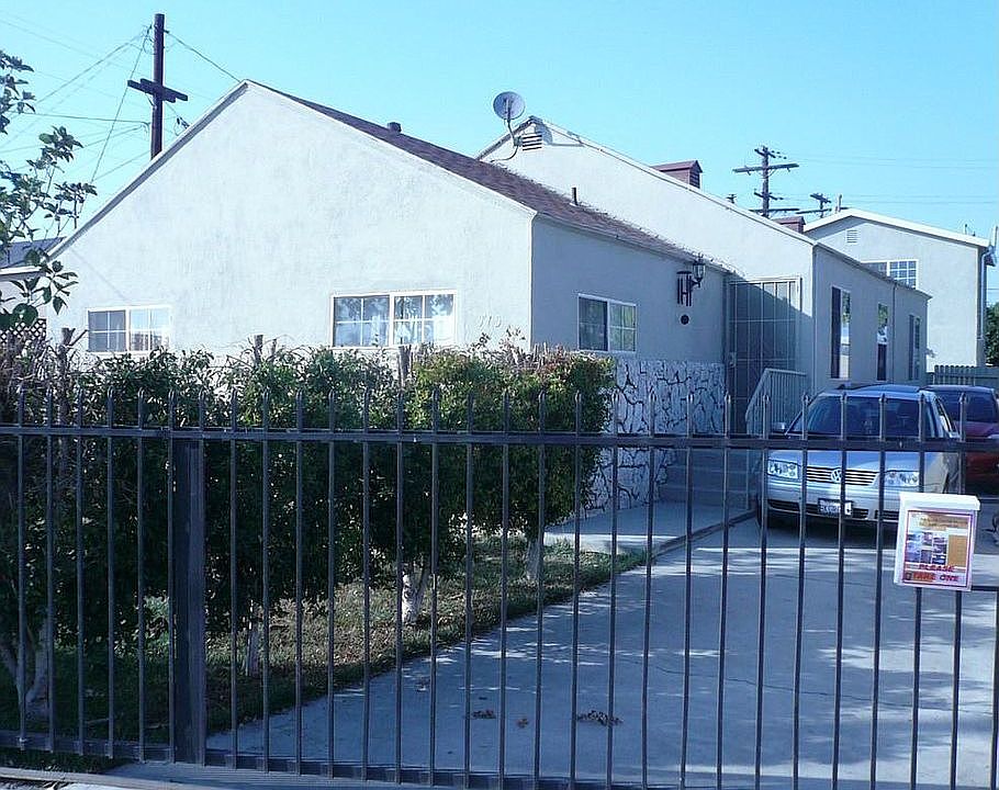 1st image of 715 E 111th Pl