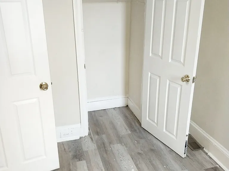 2846 W Wishart St — Photo 5