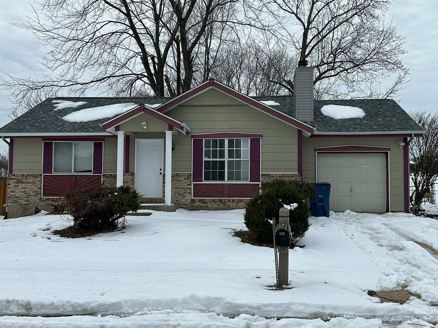 2212 Central Parkway Dr photo 1