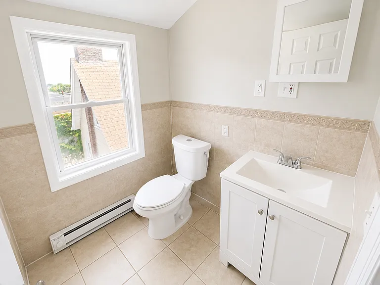 81 S 14th St #3 — Photo 4