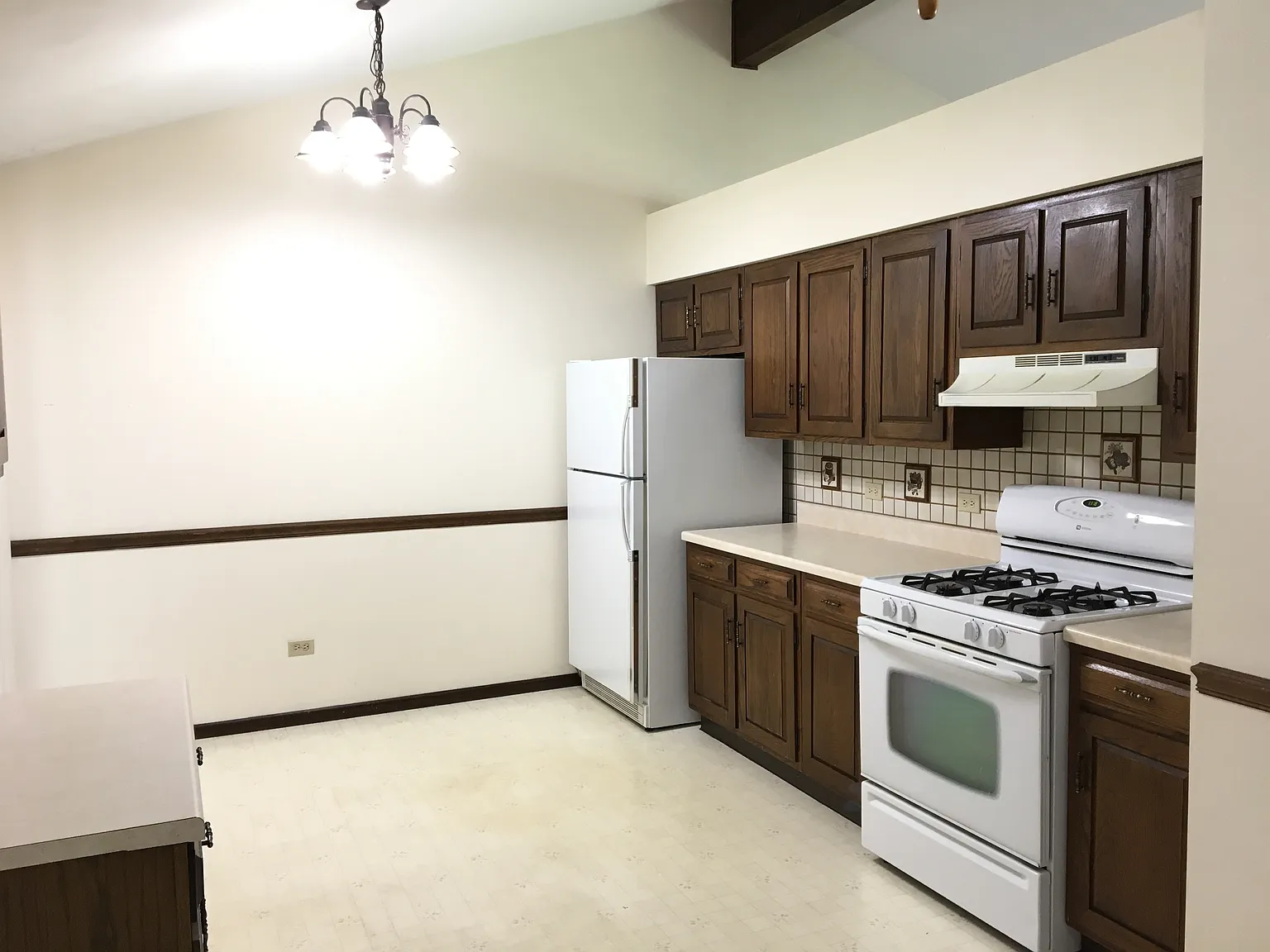 109 Hickory Dr photo 1