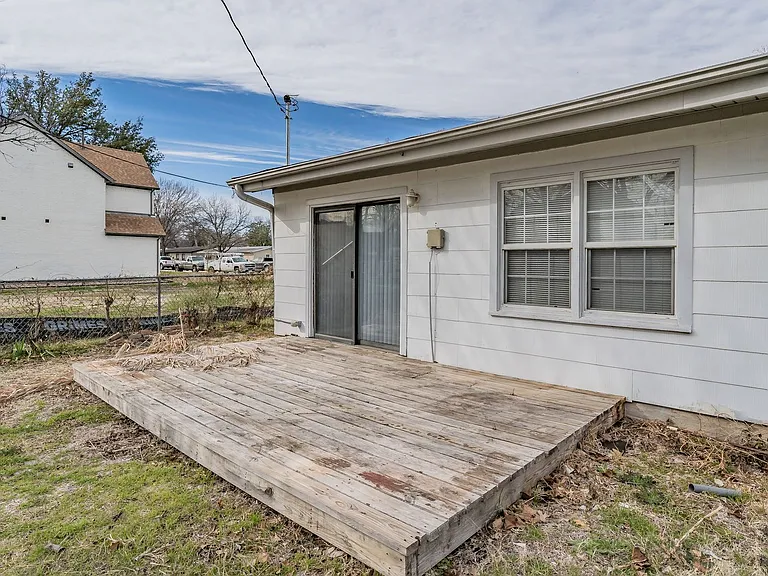5805 Aton Ave — Photo 33