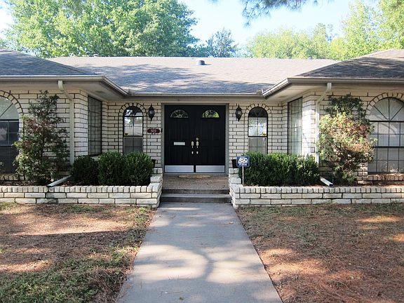 2nd image of 2423 Brentwood Dr