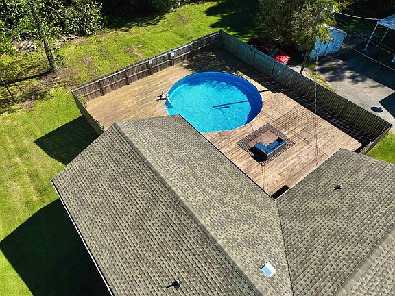 5th image of 215 Hillhurst Dr