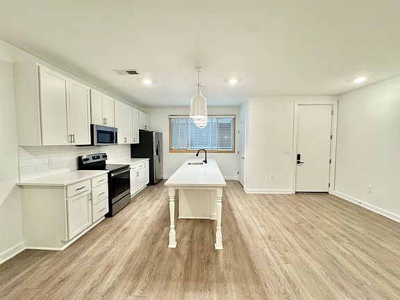 5th image of 1115 Seigle Ave #203