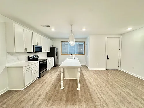 Floor plan 203