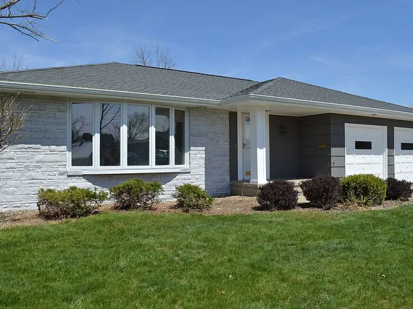 744 30th St NE, Cedar Rapids, IA 52402