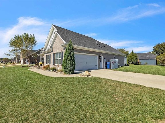 3rd image of 6356 Springwood Dr