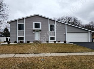 9450 Millcroft Rd, Perrysburg, OH 43551