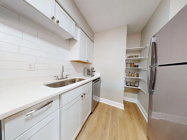 Gulf View Apartments — Photo 57