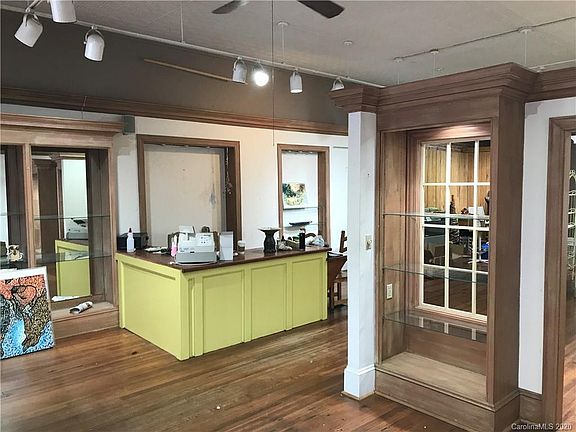2nd image of 21 N Main St
