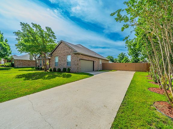 4th image of 2114 Sagewood Dr
