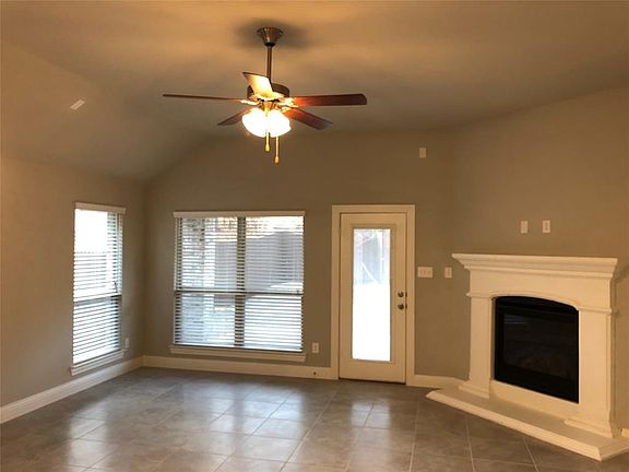 4th image of 10120 Kingsland Trl