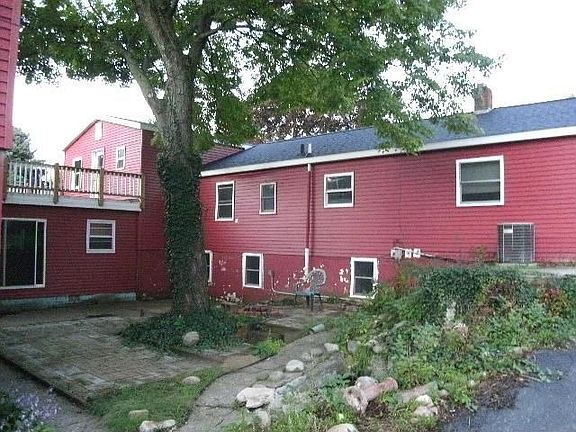 3rd image of 209 S Howell St Unit 3