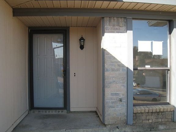 2nd image of 937 Lemontree Dr