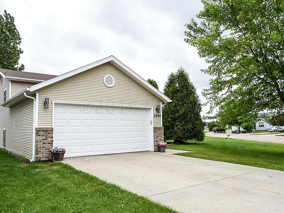 2nd image of 3549 Village Green Ln