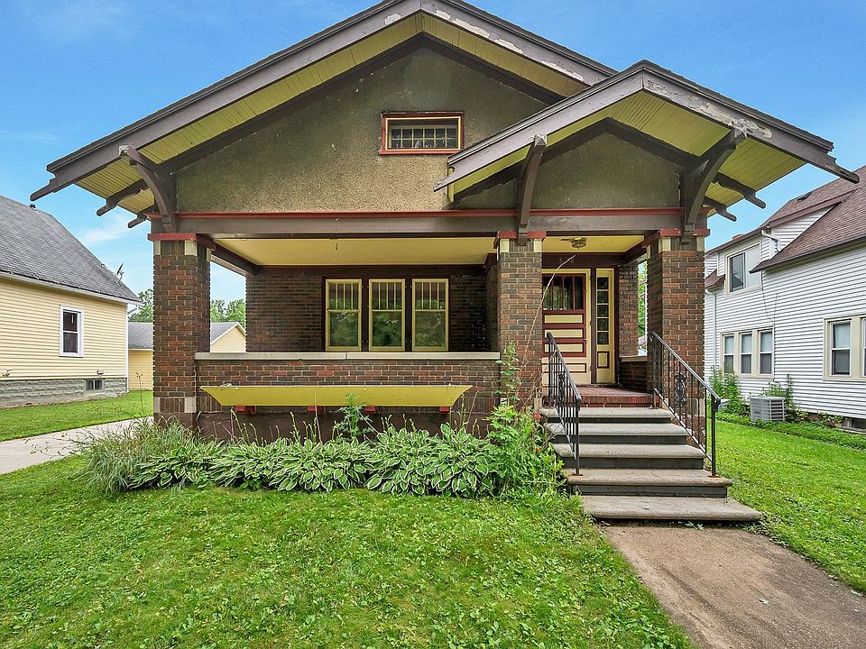 1st image of 838 10th Ave