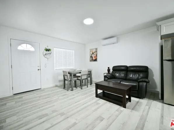 12024 208th St #1, Lakewood, CA 90715