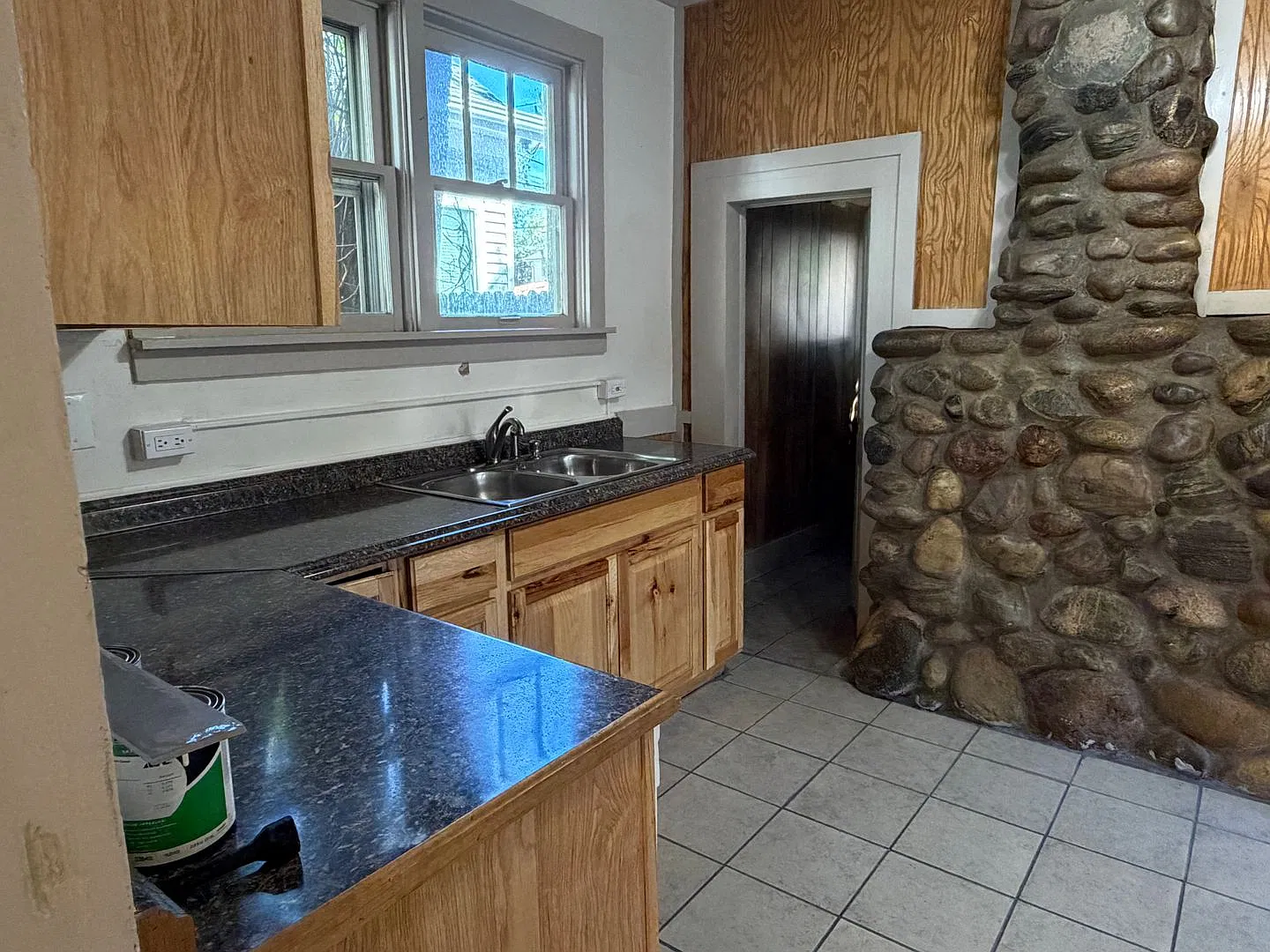 Charming 1-Bedroom + Office on 3rd Ave Walk to Downtown — Photo 2